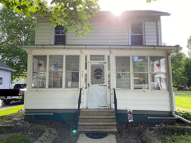 2nd image of 307 N Minier Ave