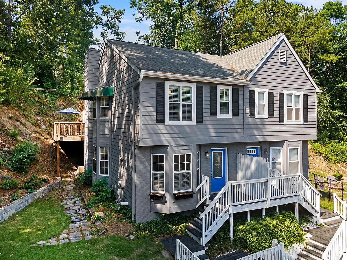 Building Photo - 5049 Laurel Springs Way SE