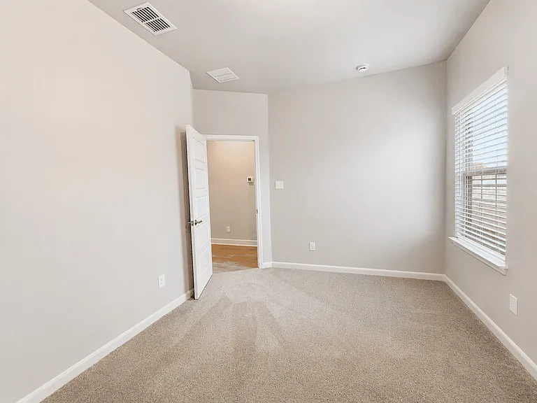 7204 Magnolia Crk #101 — Photo 14