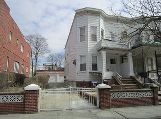 563 Dahill Rd, Brooklyn, NY 11218