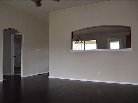 3rd image of 2609 Park Ave