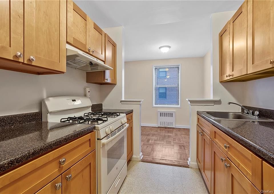 1st image of 45 Lake St #1