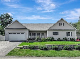7 Deer Run Rd, Bristol, RI 02809