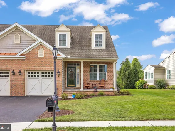 33 Bobolink Dr, Gettysburg, PA 17325