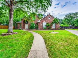 4 Brittany Ct, Mansfield, TX 76063