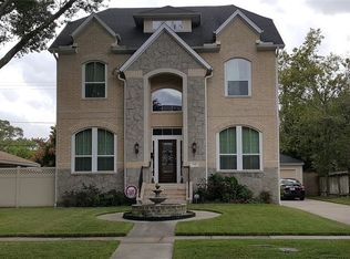 5105 Maple St, Bellaire, TX 77401