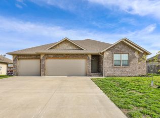 2415 E Mission St, Republic, MO 65738