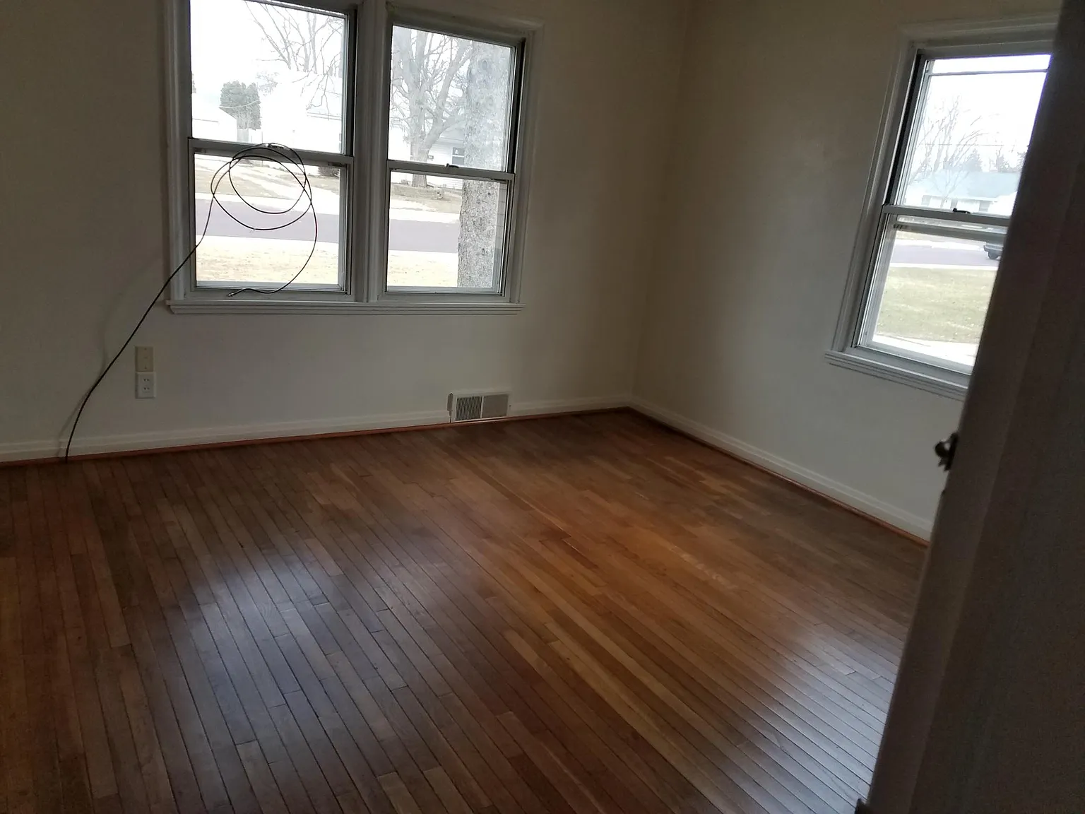 2214 W Gilbert Ave photo 1