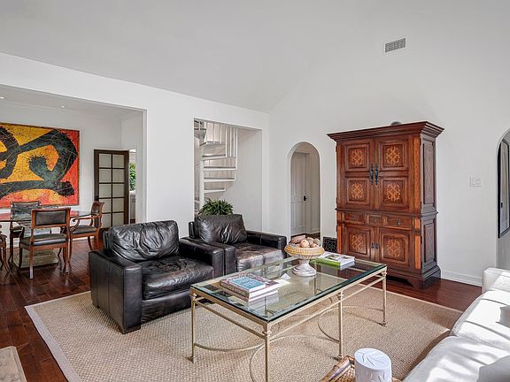 5th image of 2317 N Gower St