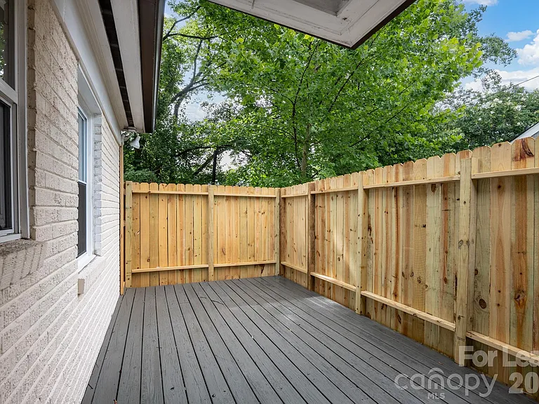3101 Selwyn Ave — Photo 6