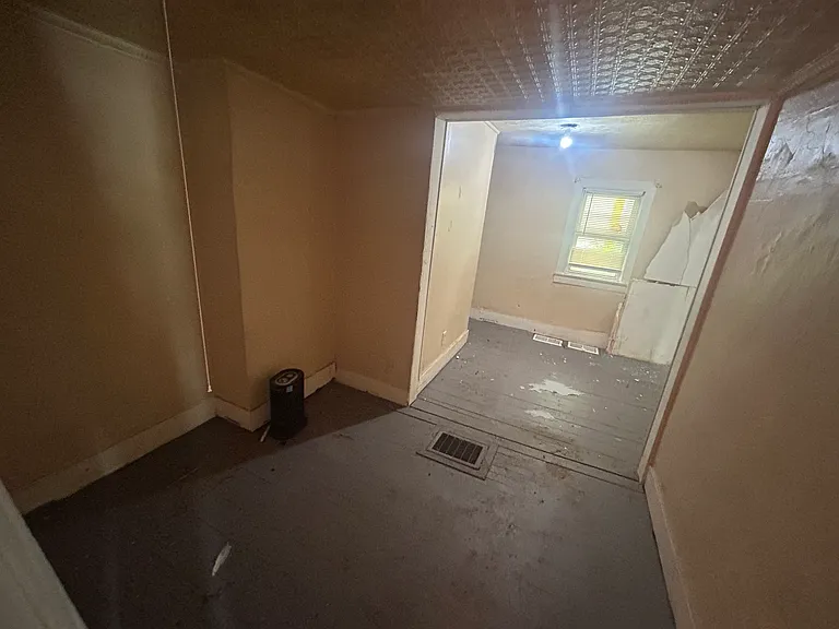 123 Cady St #1 — Photo 5