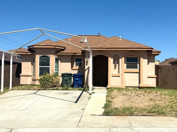 204 Mescalero Dr, Laredo, TX 78045