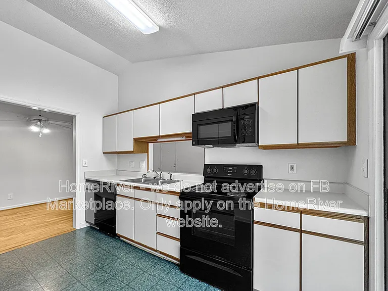 2921 Oaktop Cir — Photo 3