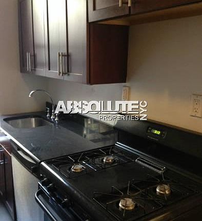 5th image of 623 W 207th St APT 42