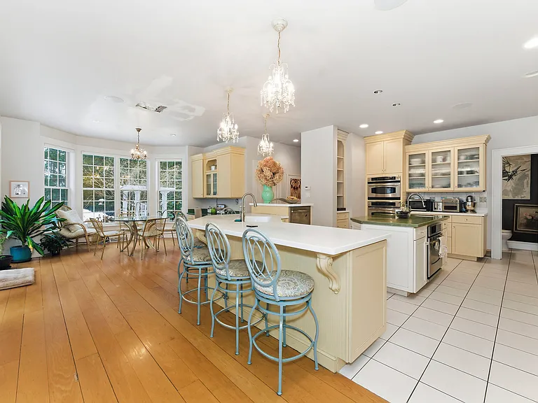 4000 Windsor Dr — Photo 42