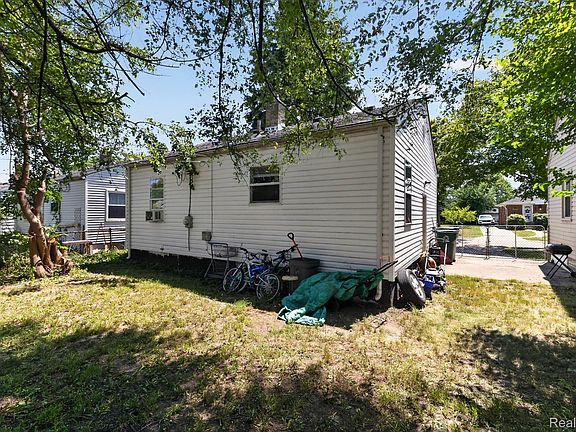 5th image of 1029 E Woodruff Ave