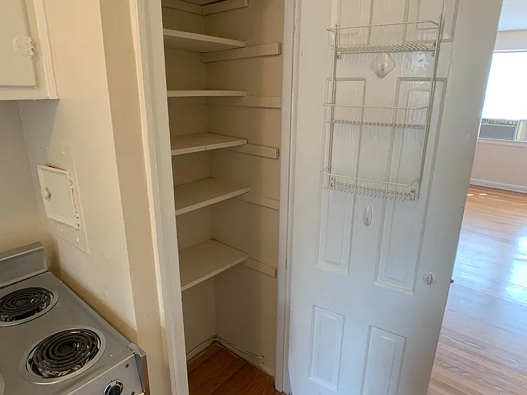 2848 Thornhill Rd — Photo 10