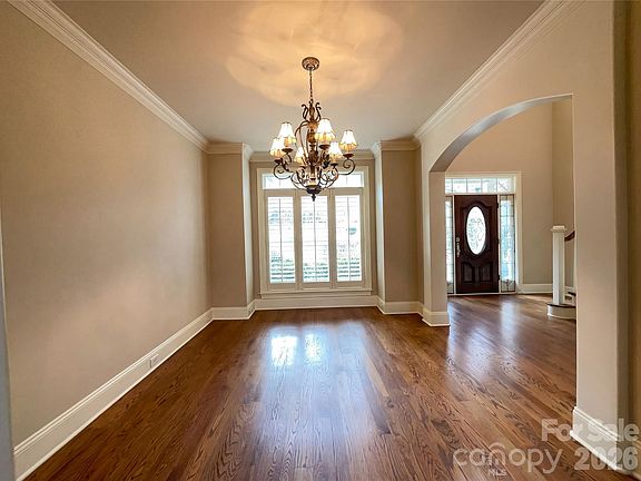 5th image of 4423 Augusta Ridge Ct