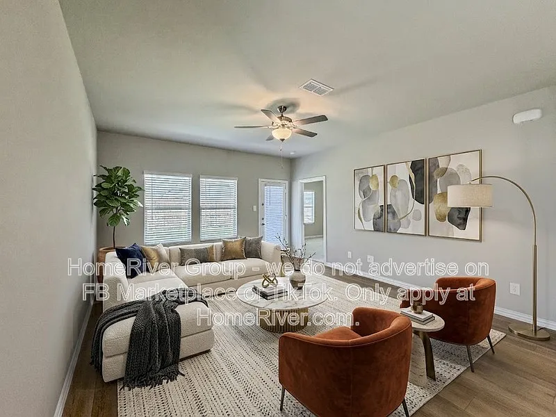 3 bed, 2.0 bath, 1475 sqft, $2,145 — Photo 2