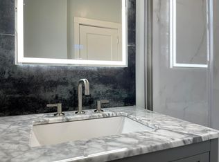 341 42nd St APT 2, Oakland, CA 94609