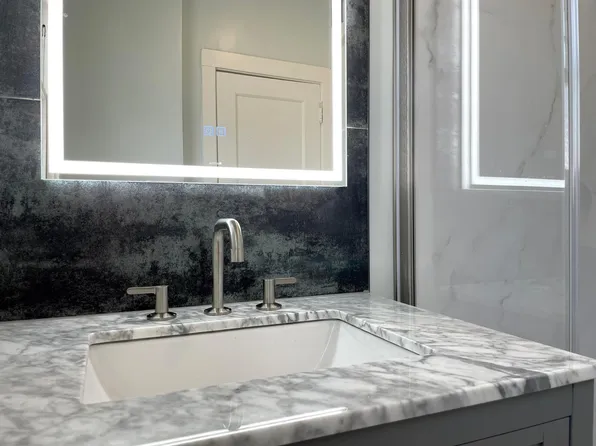 341 42nd St APT 2, Oakland, CA 94609