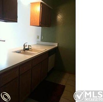 KITCHEN 1.jpg