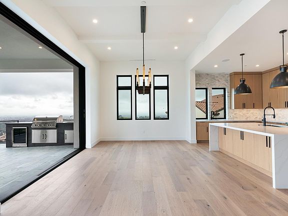 3rd image of 3814 Horizon View Way
