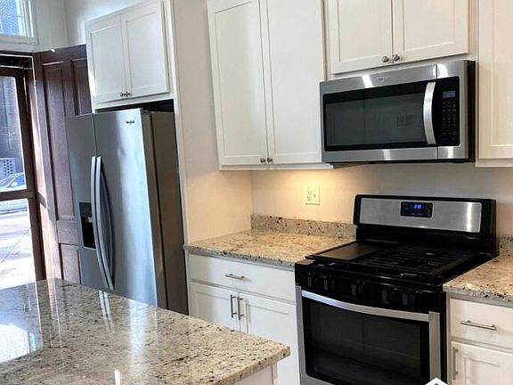 3rd image of 524 W Eugenie St #1C