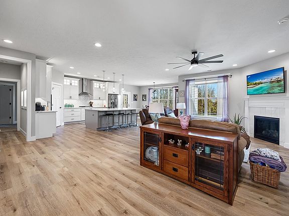 4th image of 2026 Mondavi Blvd