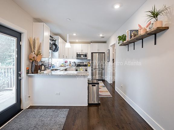5th image of 1016 Coleman St SW