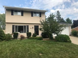 883 Byron Dr, Milford, MI