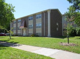 1115 N 12th St, Manhattan, KS 66502