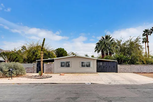136 Sir Thomas Dr Photo 1