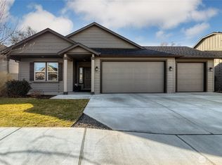 1163 SW Julia St, College Place, WA 99324