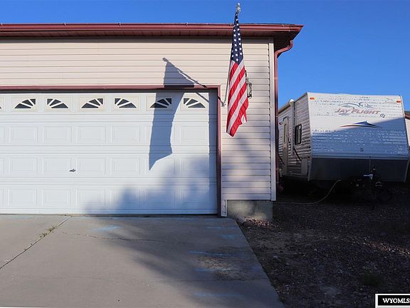 3rd image of 146 Magnolia Cir