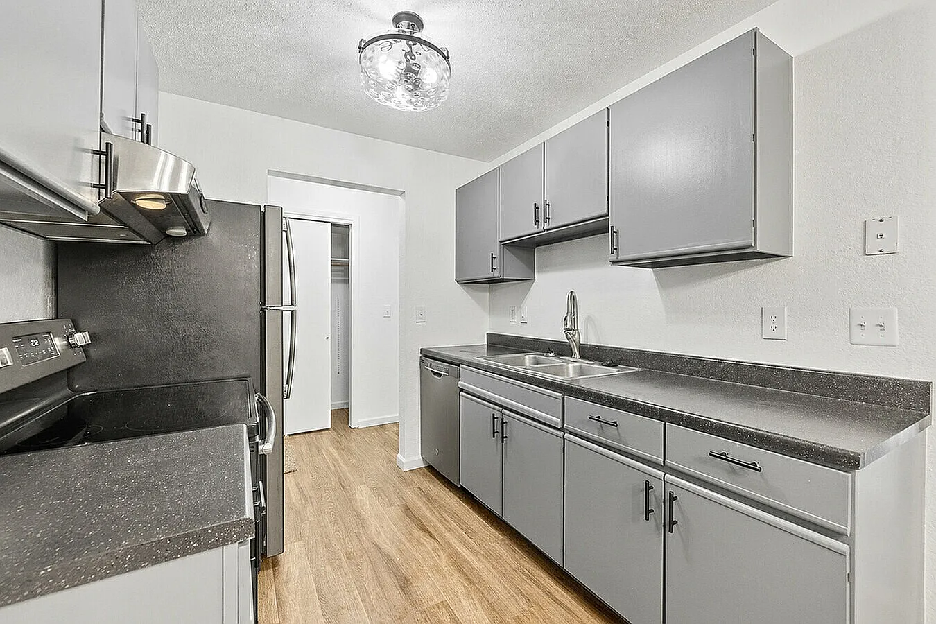 Sheridan Lake Apartments — Photo 2