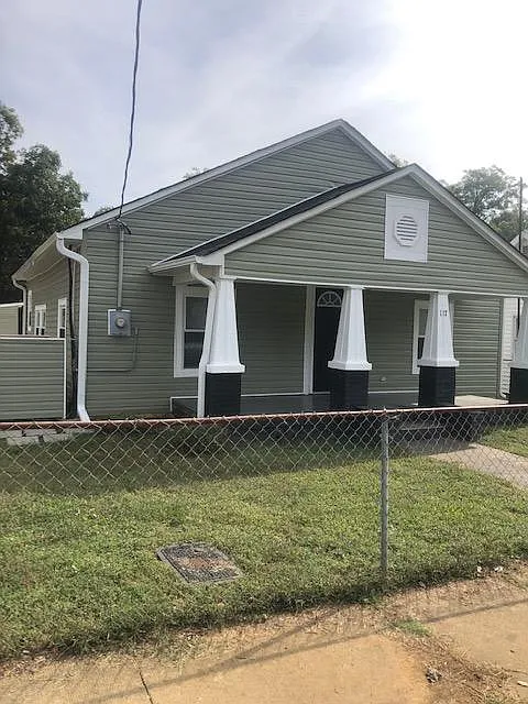 117 E Henderson St — Photo 2