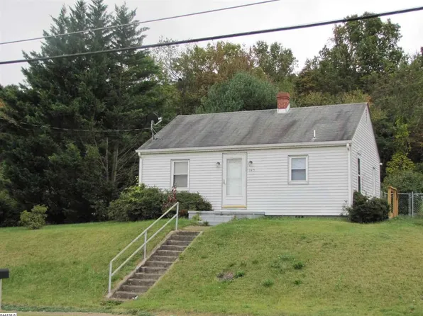 940 S Delphine Ave, Waynesboro, VA 22980