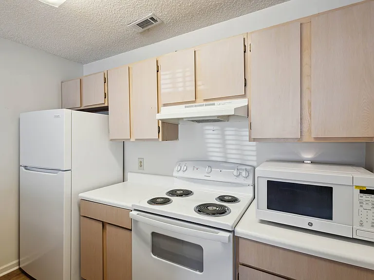 Seasons Apartments — Photo 11