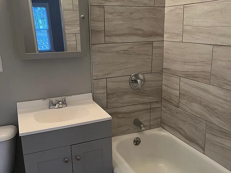227 S Washington Ave #2 — Photo 4