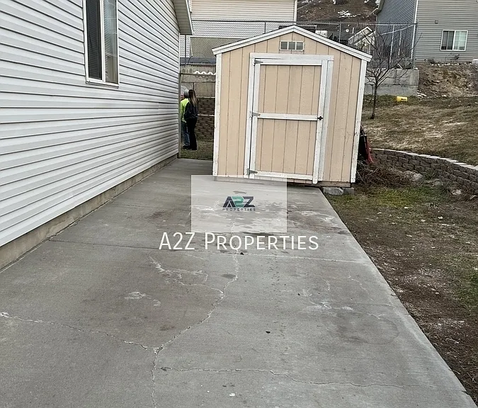 358 N Peach St — Photo 14