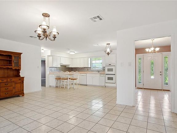 4th image of 108 Dixie Dr