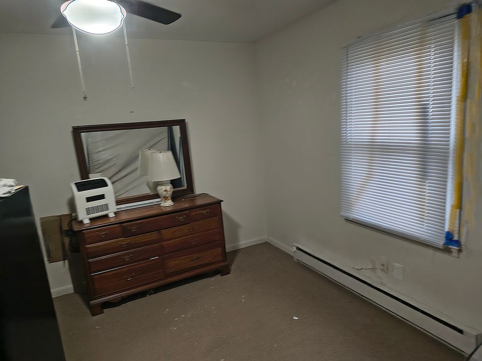 2nd image of 136 Ivy Dr