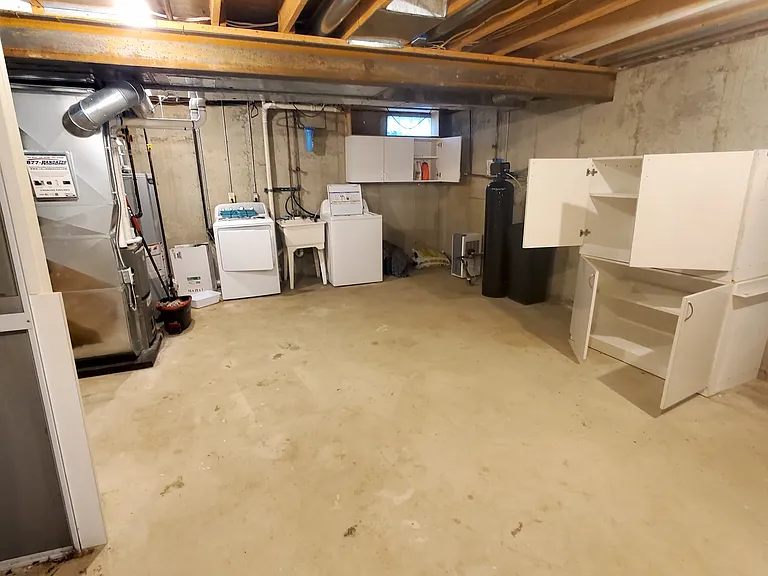 1043 Olson Ave — Photo 24