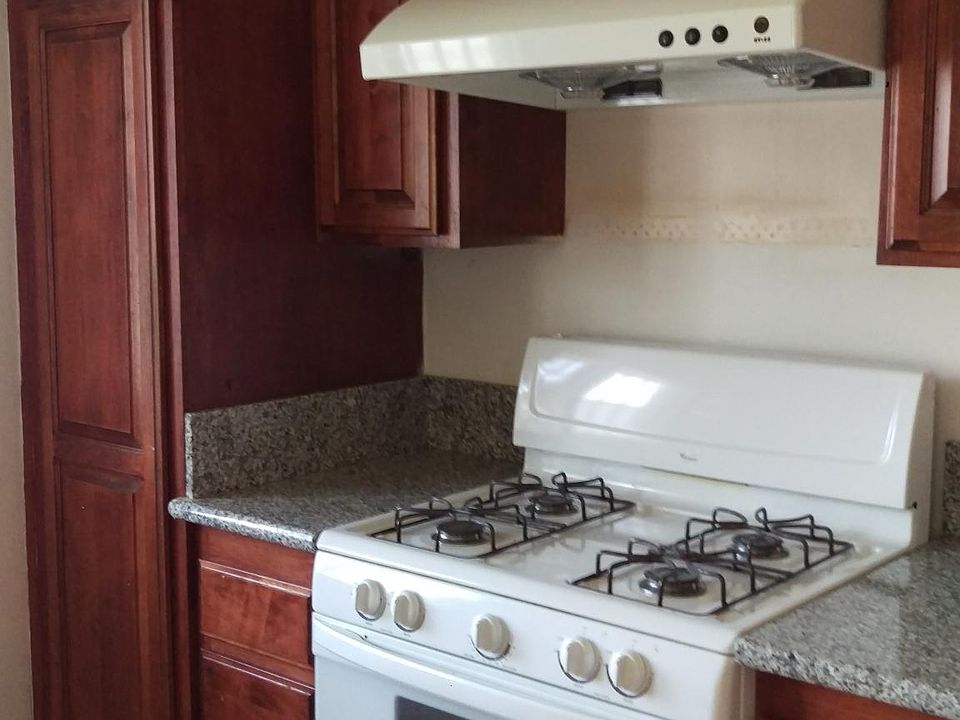 Stove & Range