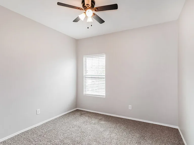 7528 Lazy Spur Blvd — Photo 14