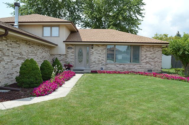 1st image of 14380 Pinewood Dr