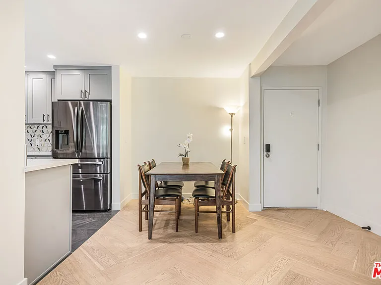 950 N Kings Rd #216 — Photo 6
