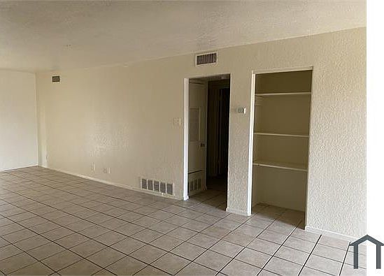 5th image of 1318 Gardina St #18