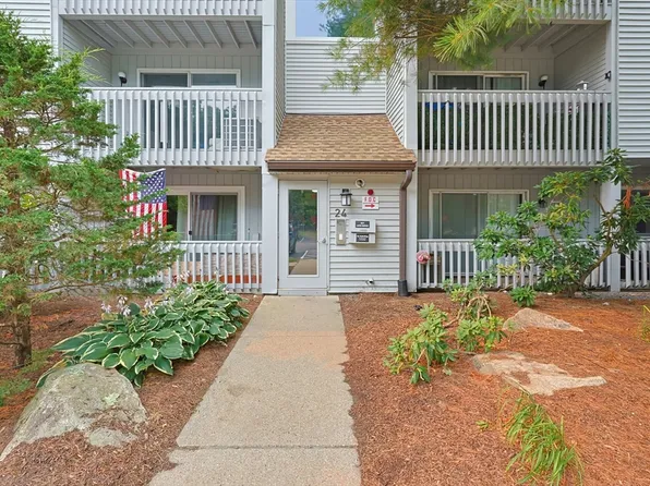 2403 Franklin Crossing Rd, Franklin, MA 02038